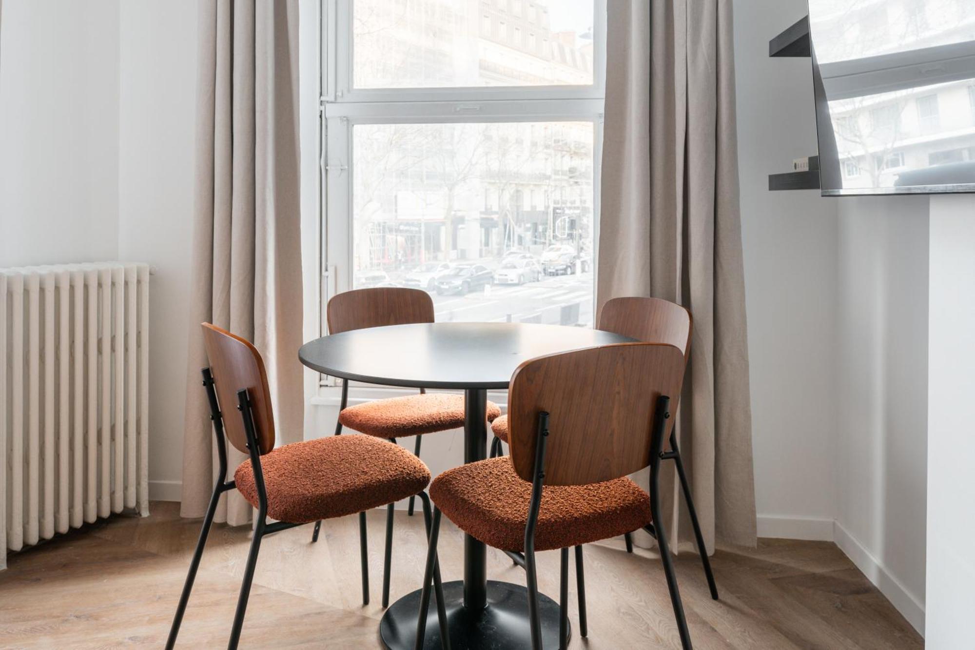 Apartment Design Parisien - Palais Maillot